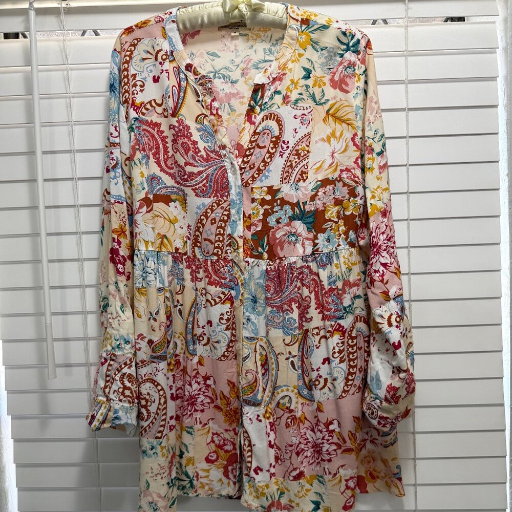 Christian Siriano NY Women's floral paisley boho-hippie long sleeve blouse; Size